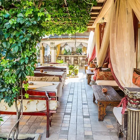 Golden Pearl Hotel 3*