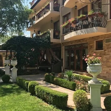 Golden Pearl Slantchev Briag