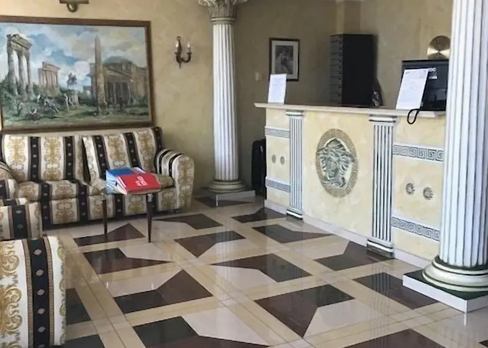 Golden Pearl מלון