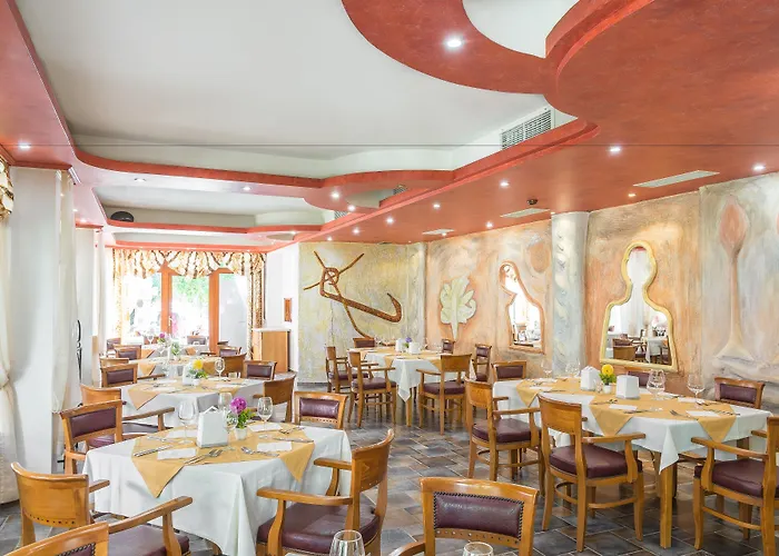 מלון Golden Pearl